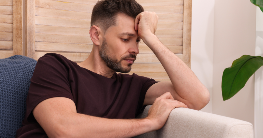 Psychology says the people who reach their forties with zero close friends aren’t cold or broken or bad at relationships, they’re usually people who got tired of doing all the reaching, all the remembering, all the holding of the thread, and quietly decided that being alone was lighter than being the only one trying