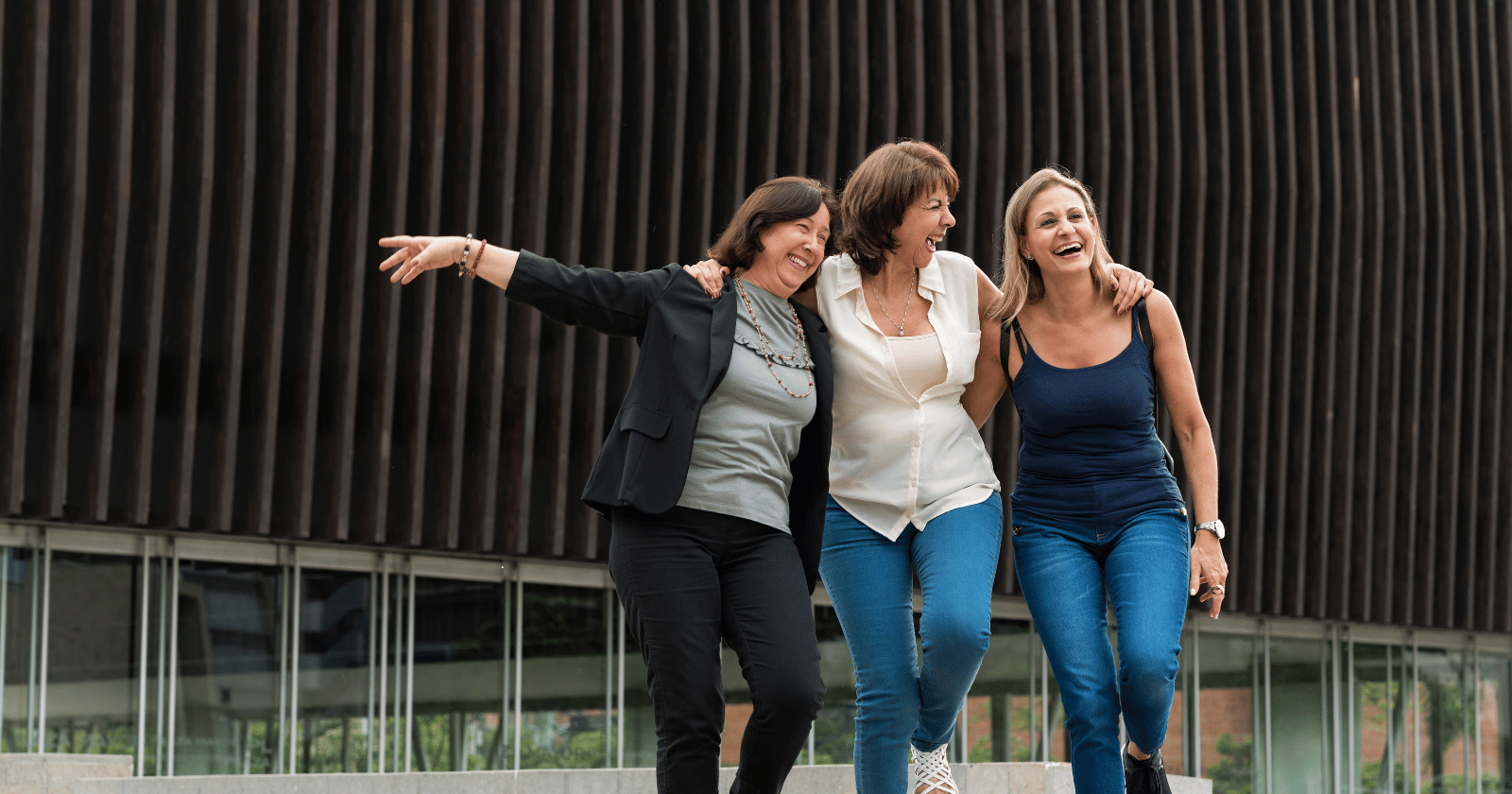 People who age more slowly than their friends usually adopt these 8 daily  habits - The Expert Editor