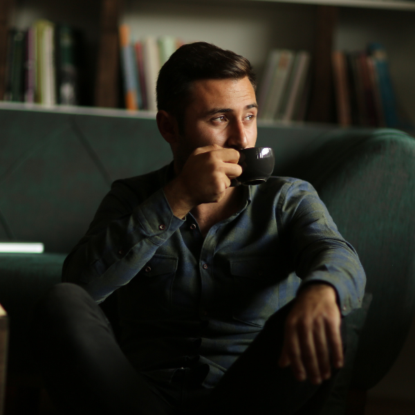 Men who are neither honest nor trustworthy usually display these 8 subtle behaviors