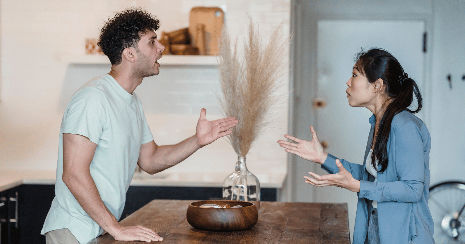 8 subtle red flags in relationships people often confuse with love ...