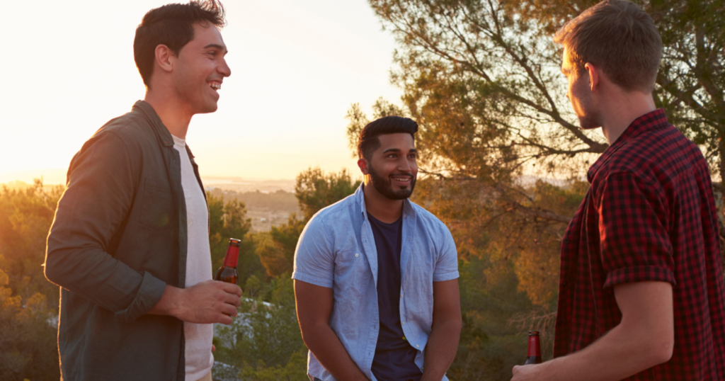 People who are happy with a small circle of friends often display these 7 traits, according to psychology