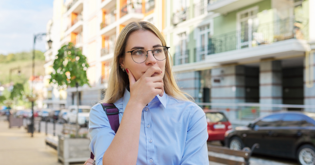Psychology says people who seek constant reassurance usually didn’t receive these 6 things in childhood