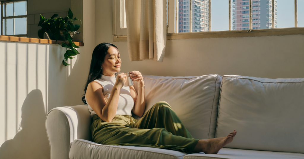 If a woman is hard to read, she’s probably protecting herself in these 7 subtle ways