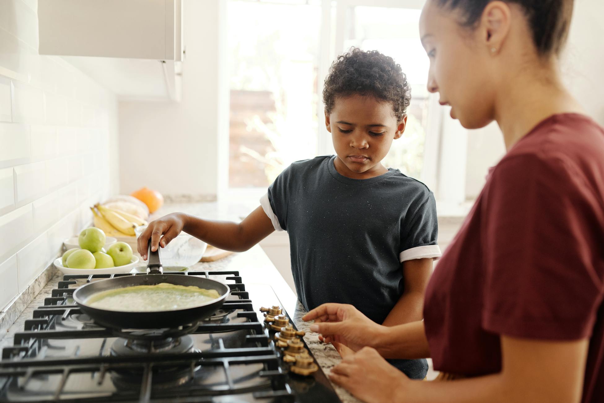 mother child kitchen morning